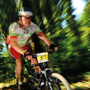 Der Geschäftsführer von Reichenau Gemüse während eines Mountainbike-Rennens.