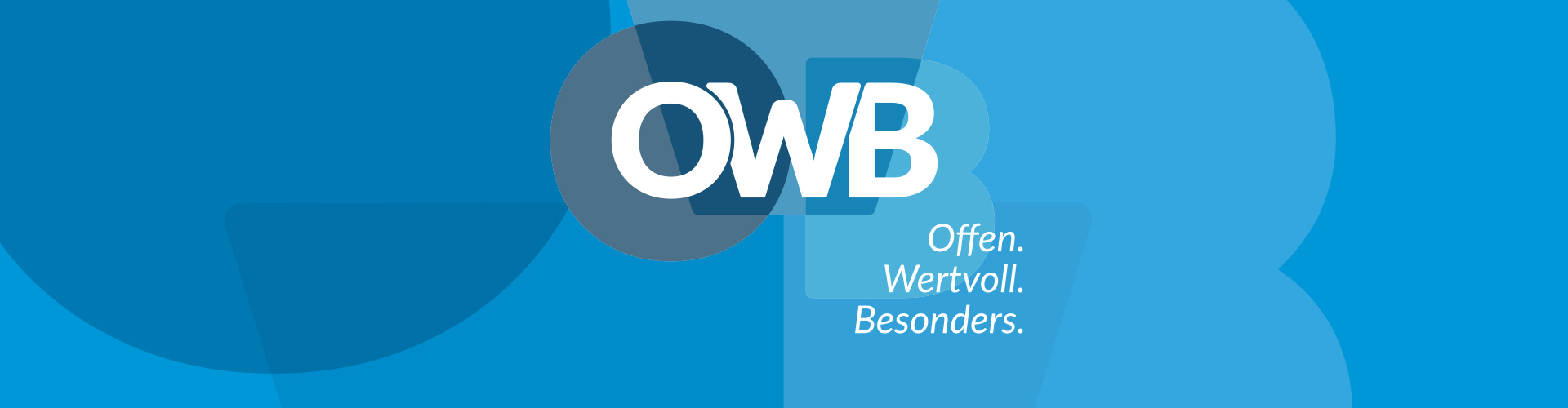 OWB-Titelbanner mit Logo, blauen grafischen Formen und dem Markenclaim offen, wertvoll, besonders